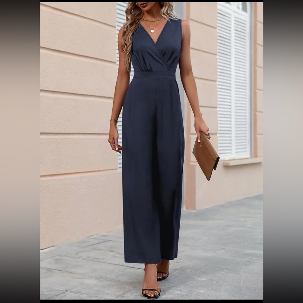 Jumpsuit - Picture 4 of 7